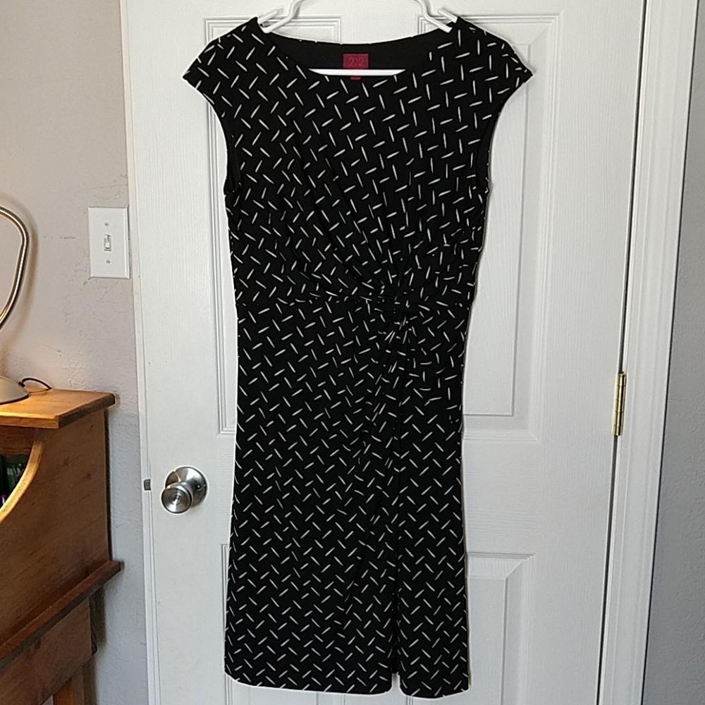 Dress - Picture 2 of 8